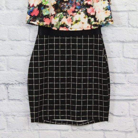 MATERIAL GIRL Sheer Mid Section Short Dress Size S - Picture 3 of 10